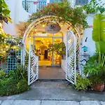 Nest House Homestay